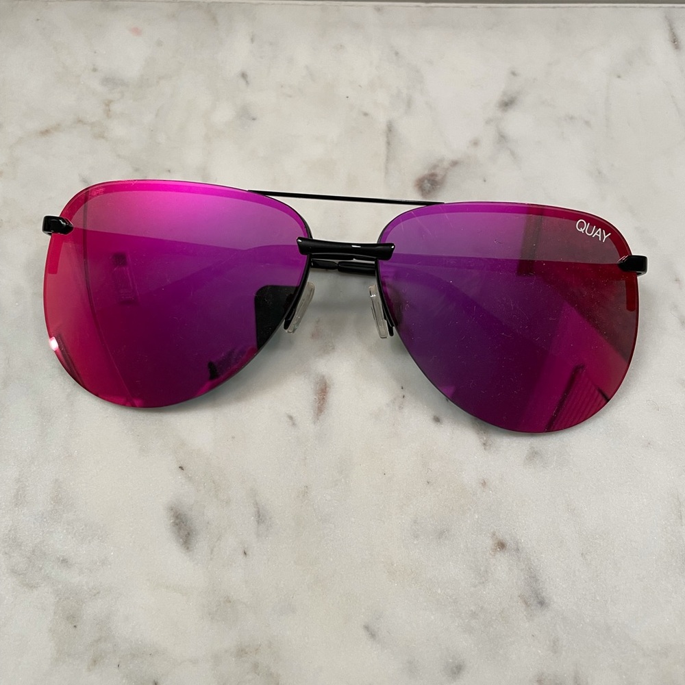 Quay Mirrored Sunglasses- SOLD